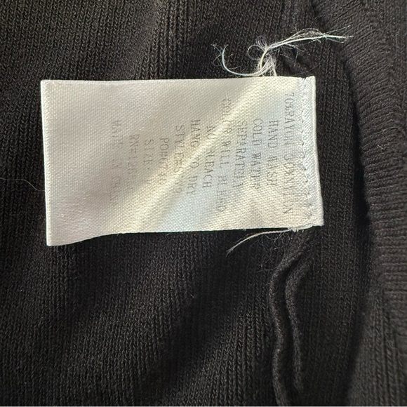 Amazon Black Ribbed Dress with Slit (M) - Picture 4 of 7